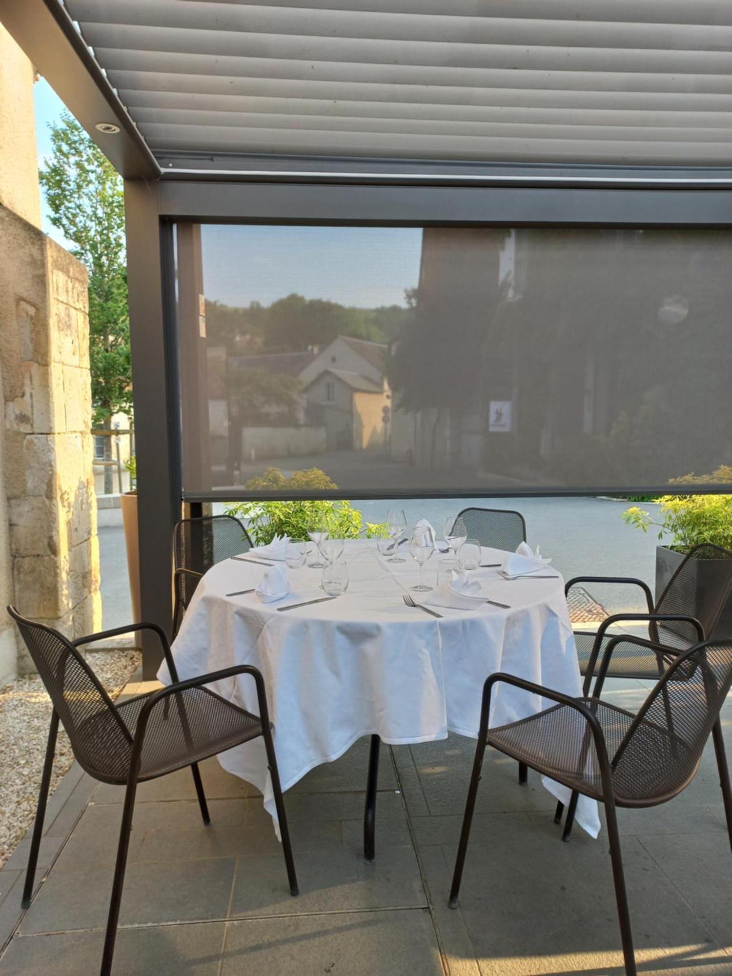 Hotel Restaurant Famille Bourgeois "La Cote Des Monts Damnes" Sancerre Exterior foto